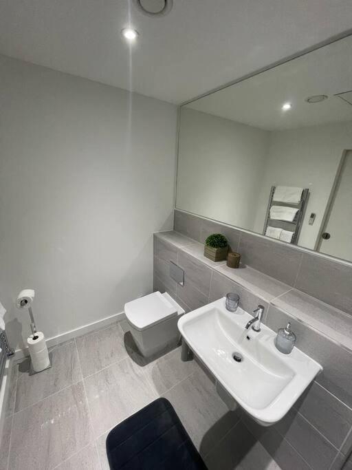 マンチェスターStylish Flat In Old Traffordアパートメント エクステリア 写真